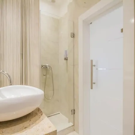 Apartment Cozy Hideaway On Szervita Square *