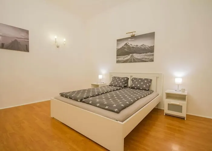 Apartament Cozy Hideaway On Szervita Square *