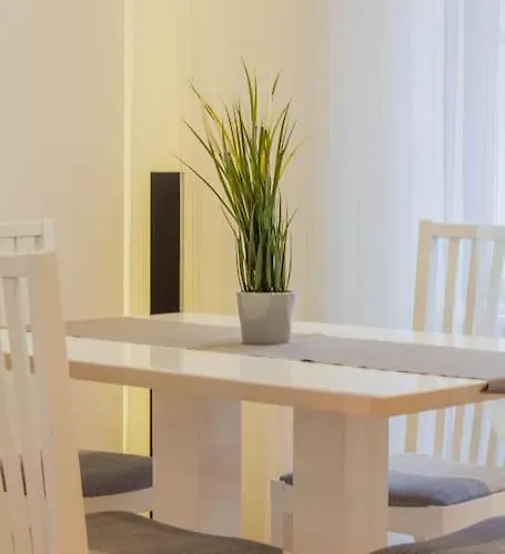 Cozy Hideaway On Szervita Square Apartament Budapesta